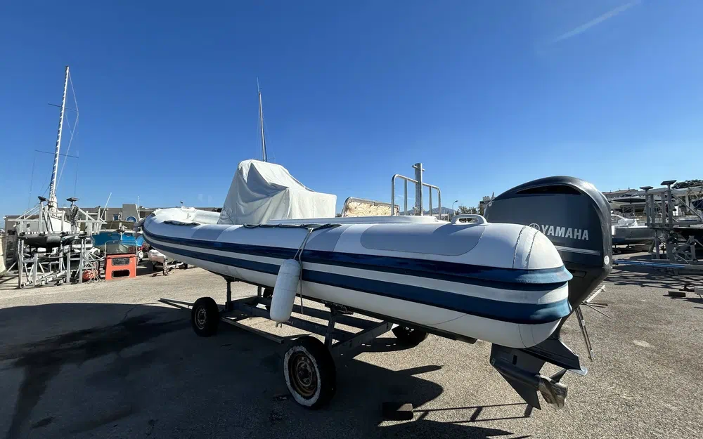 slider 4 Nautica Cab Dorado 8.7