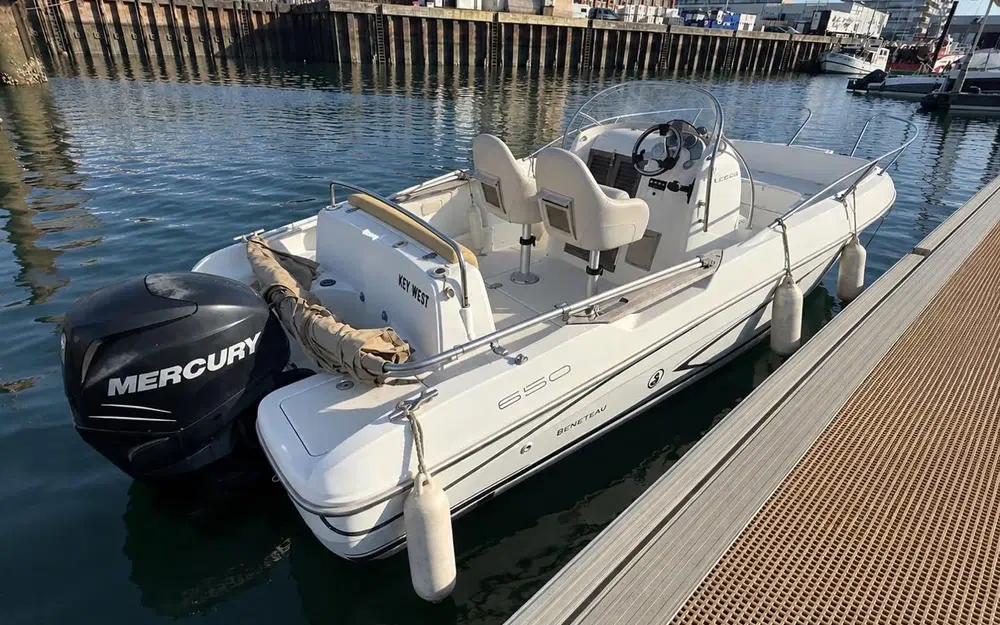 slider 1 Beneteau Flyer 650 Open