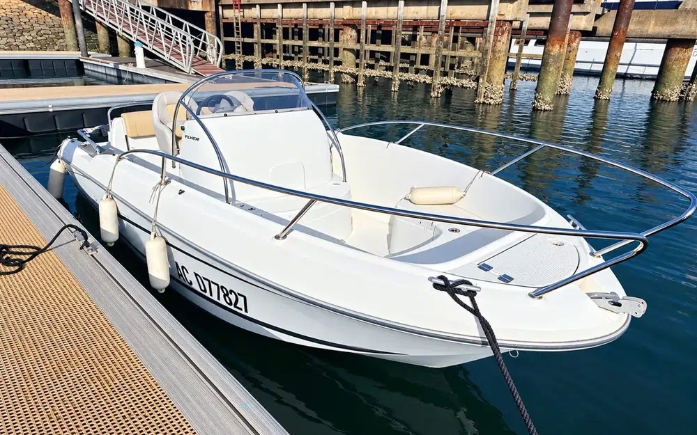 slider 0 Beneteau Flyer 650 Open