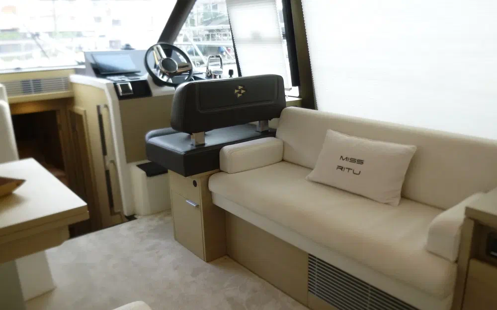 slider 12 Jeanneau Prestige 420 Fly