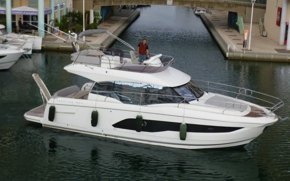 slider 0 Jeanneau Prestige 420 Fly