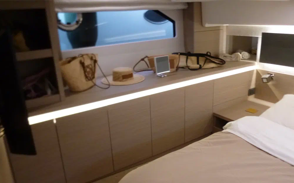 slider 20 Jeanneau Prestige 420 Fly
