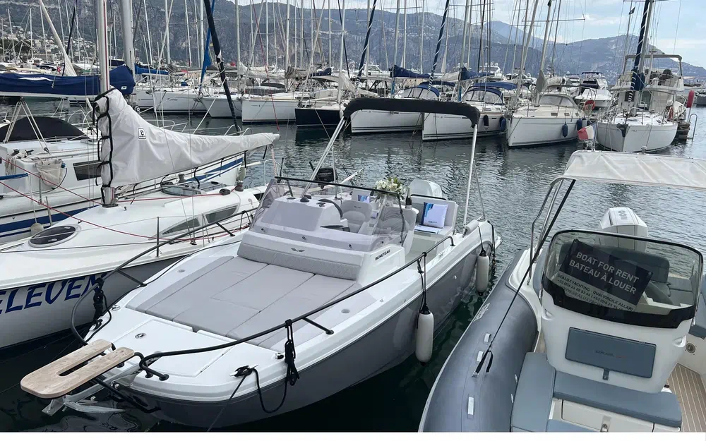 slider 0 Beneteau Flyer 7 SUNdeck