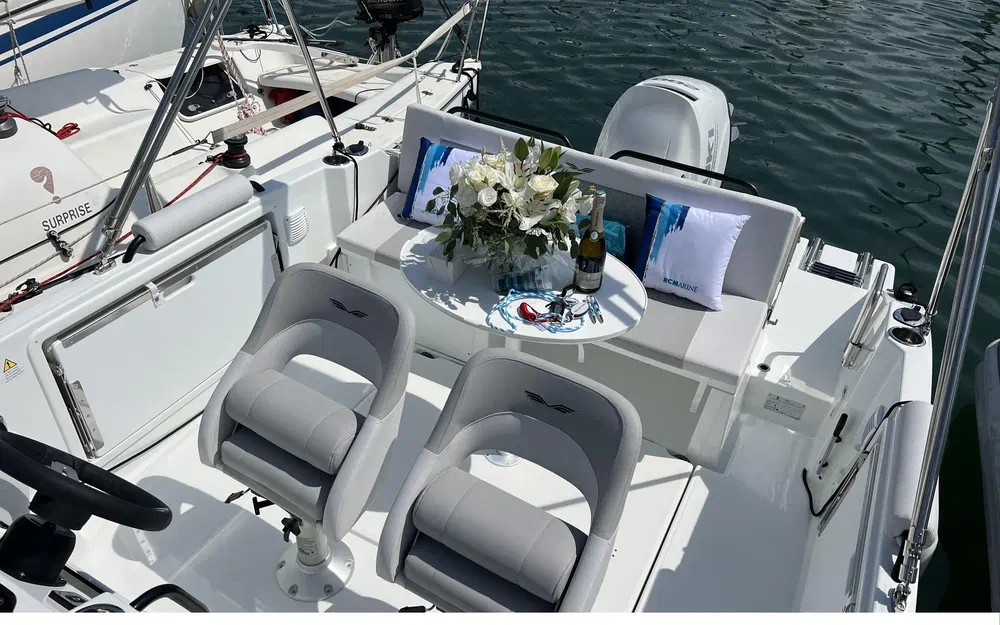 slider 4 Beneteau Flyer 7 SUNdeck