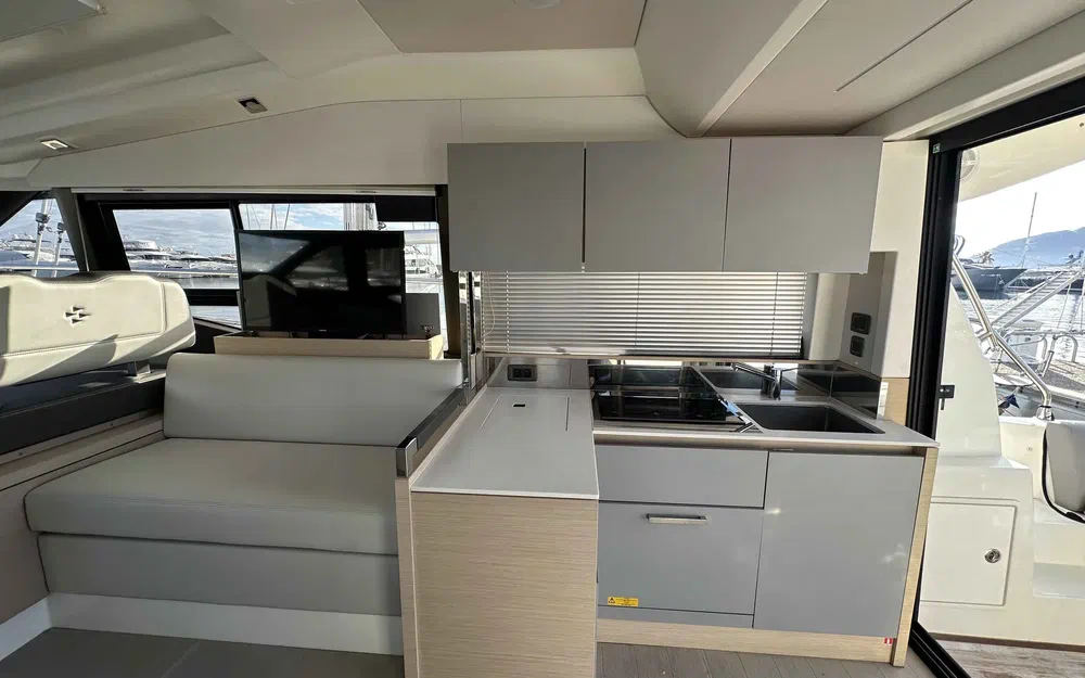 slider 15 Prestige Yachts 460 S