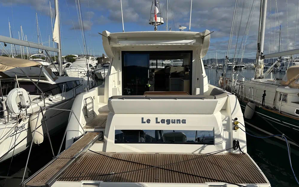 slider 6 Prestige Yachts 460 S