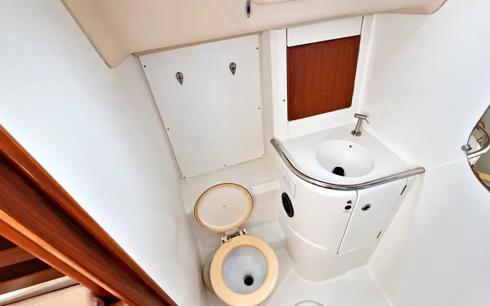slider 15 Beneteau Oceanis 440