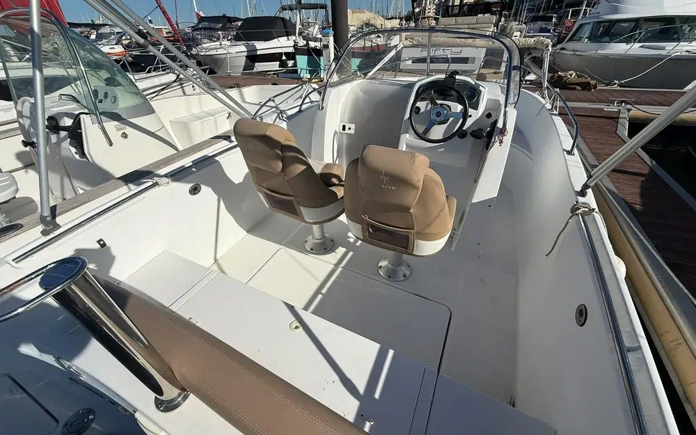 slider 6 Jeanneau Cap Camarat 6.5 CC
