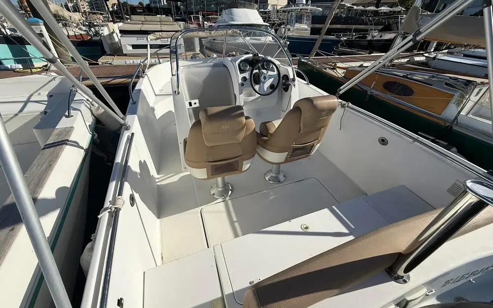 slider 7 Jeanneau Cap Camarat 6.5 CC