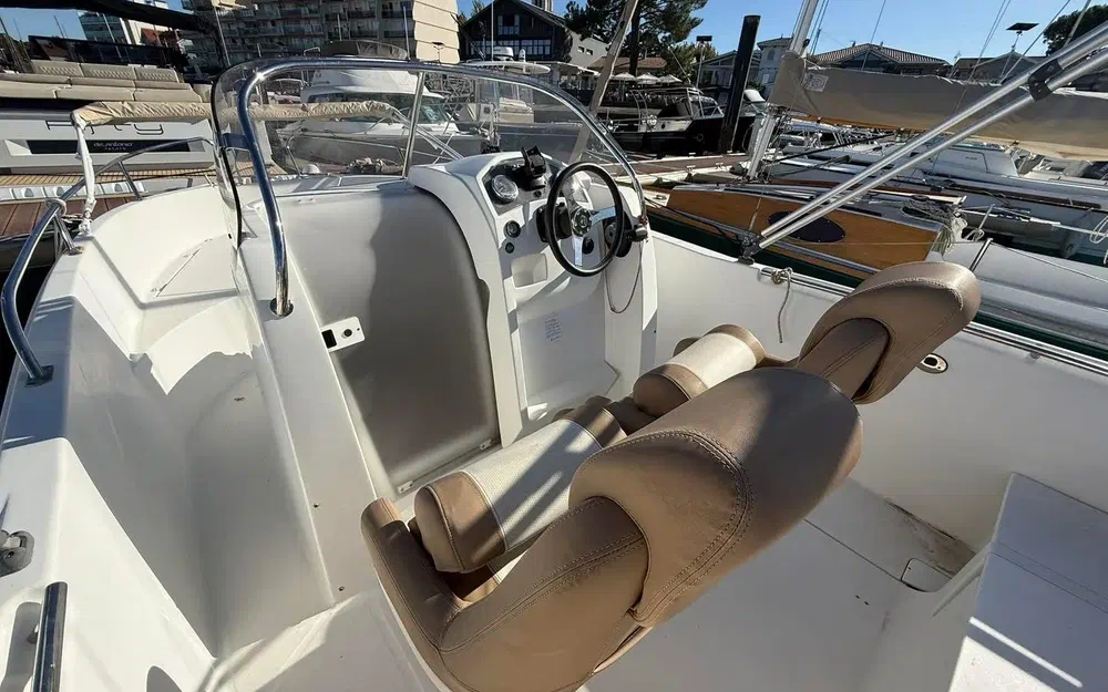 slider 9 Jeanneau Cap Camarat 6.5 CC