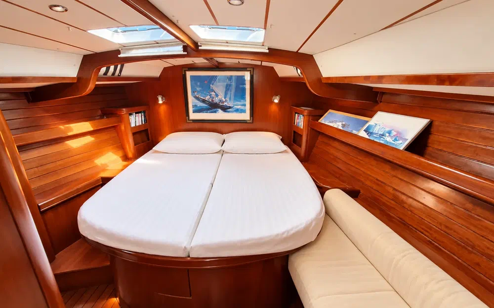 slider 11 Beneteau 50