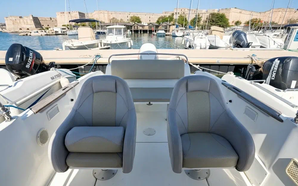 slider 4 Beneteau Flyer 650 Open