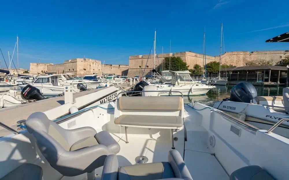 slider 5 Beneteau Flyer 650 Open
