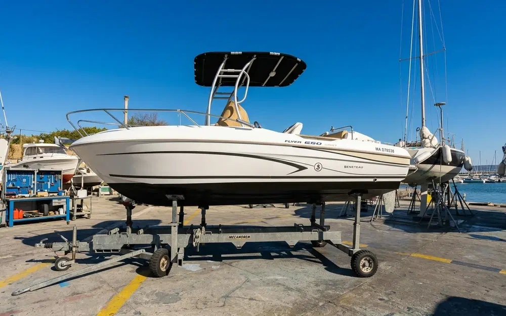 slider 2 Beneteau Flyer 650 Open