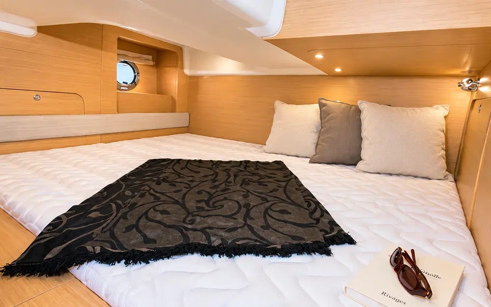 slider 3 Beneteau Monte Carlo 27