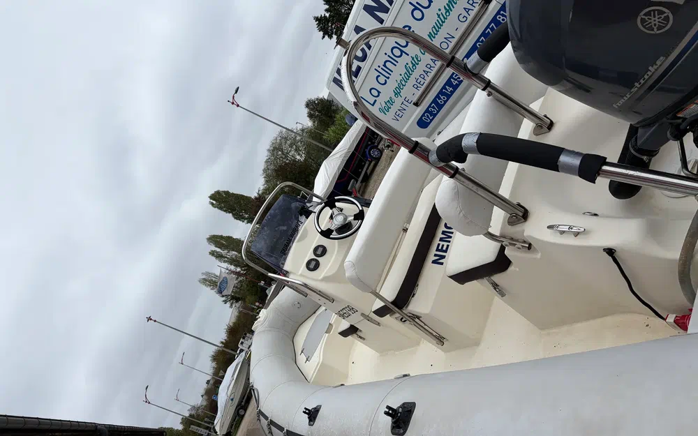 slider 1 Zodiac Bombard Sunrider 650