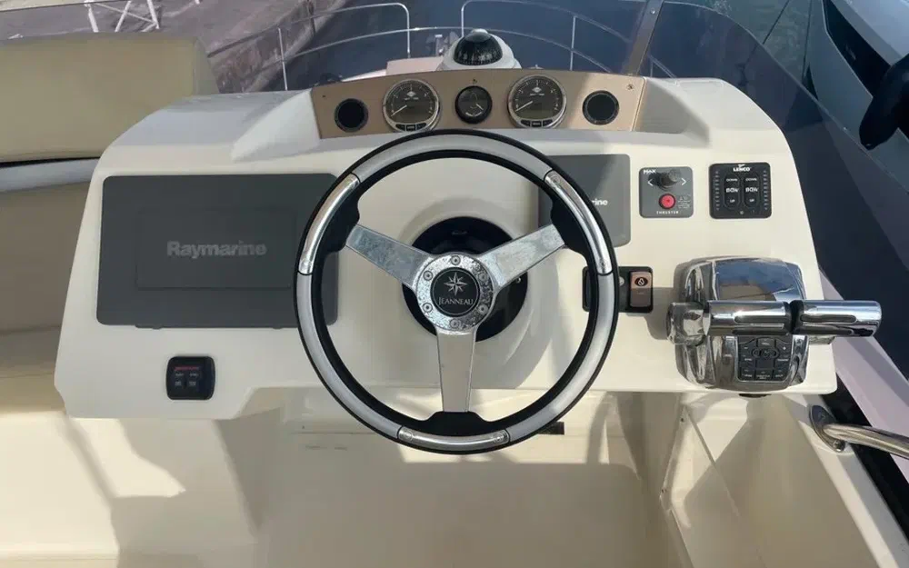 slider 13 Jeanneau Prestige 440