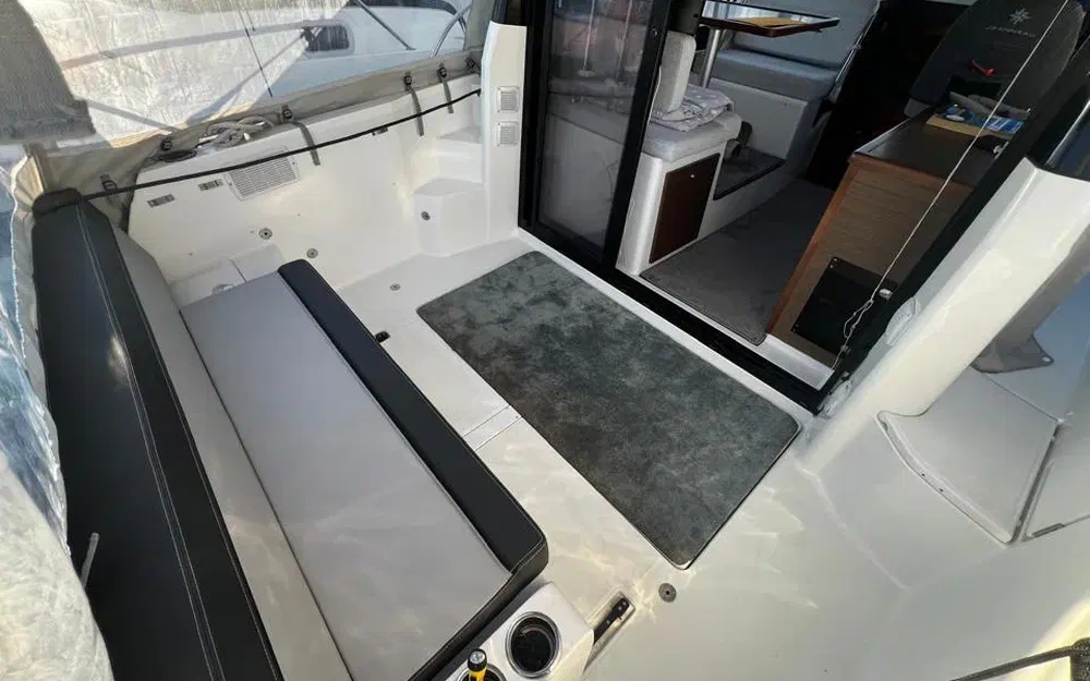 slider 6 Jeanneau Merry Fisher 895