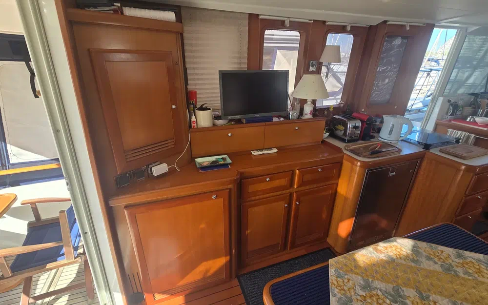 slider 9 Beneteau Swift Trawler 42