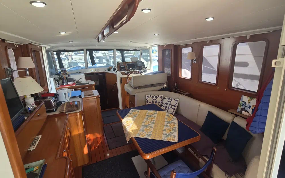 slider 10 Beneteau Swift Trawler 42