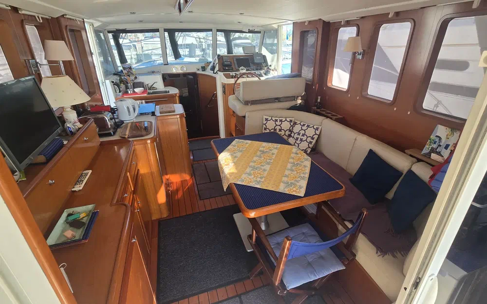 slider 7 Beneteau Swift Trawler 42