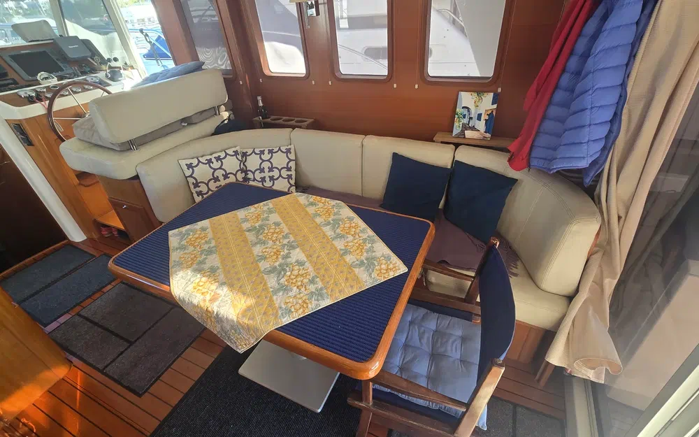 slider 8 Beneteau Swift Trawler 42