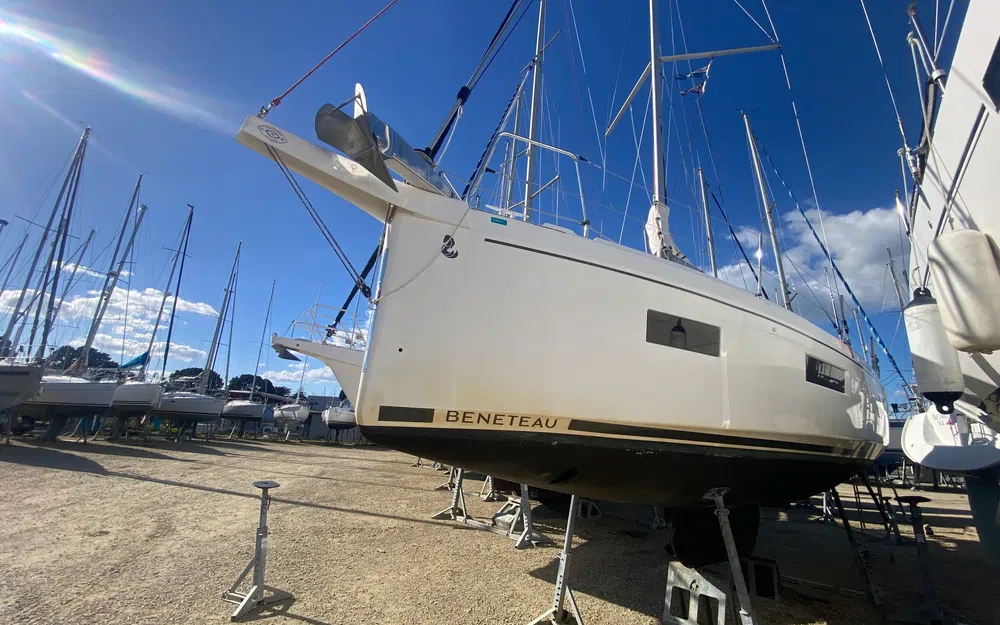 slider 1 Beneteau Oceanis 34.1