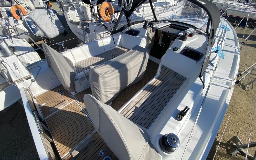 slider 5 Beneteau Oceanis 34.1