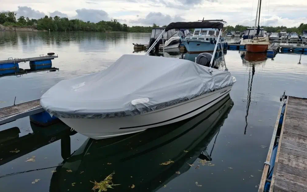 slider 0 Bayliner VR4 OB