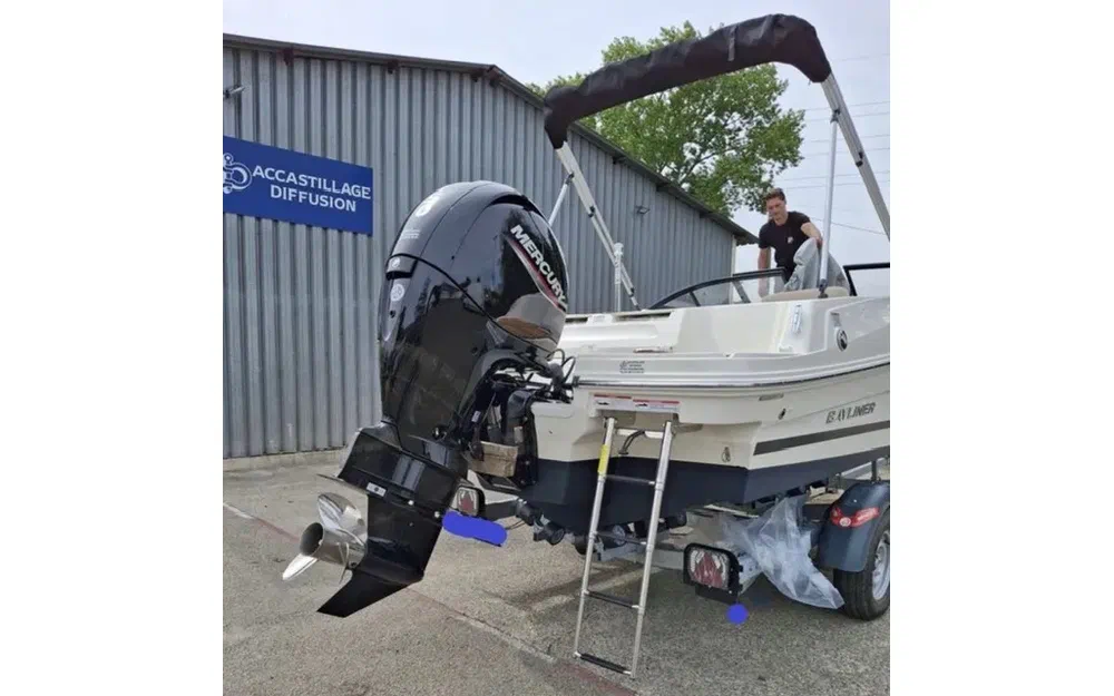 slider 3 Bayliner VR4 OB