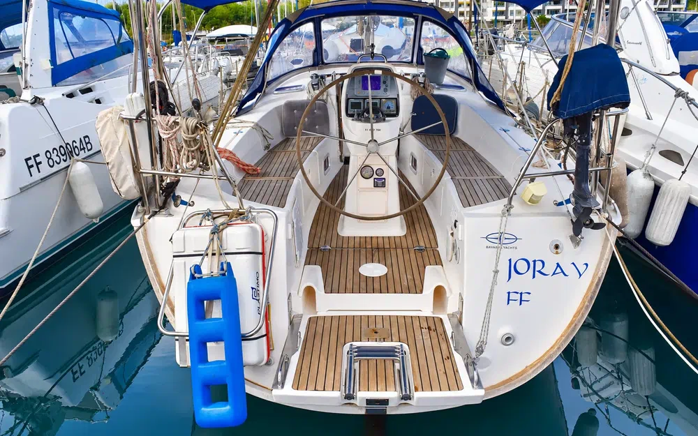 slider 2 Bavaria 38 Cruiser