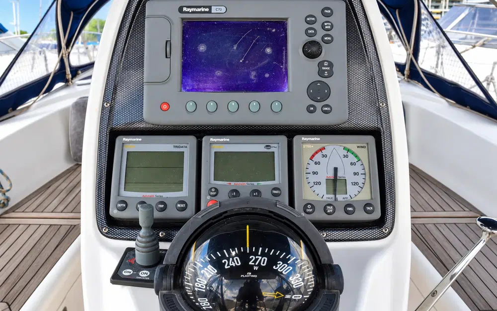 slider 6 Bavaria 38 Cruiser