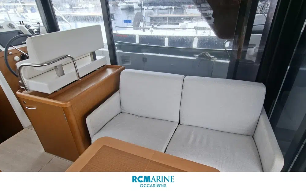 slider 6 Beneteau Swift Trawler 35