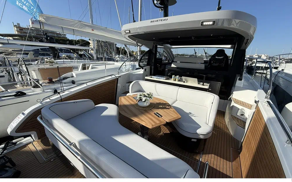 slider 1 Beneteau Gran Turismo 40