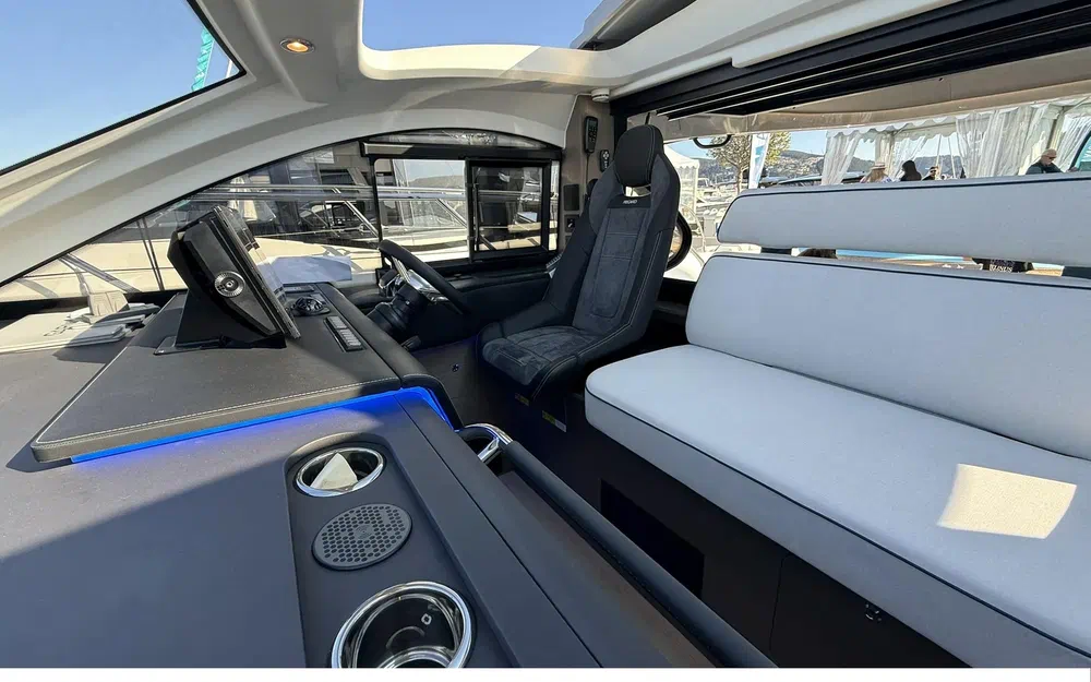 slider 3 Beneteau Gran Turismo 40