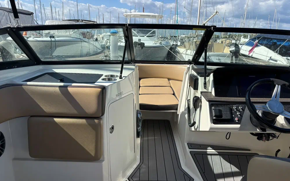 slider 4 Sea Ray 210 SPX OB