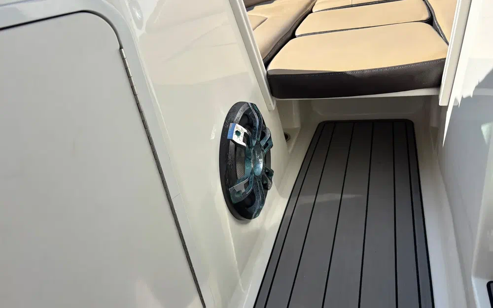 slider 14 Sea Ray 210 SPX OB