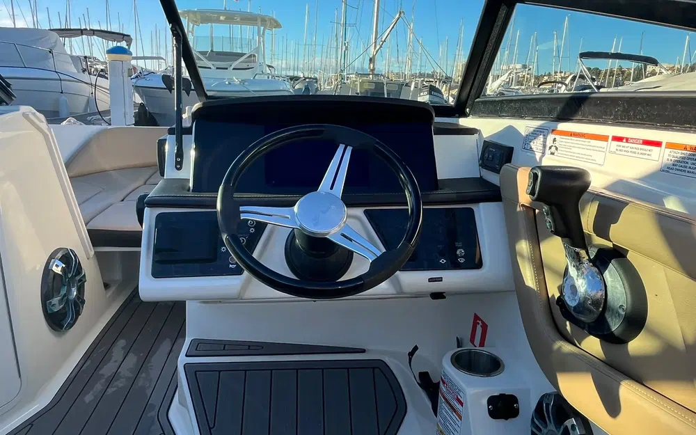 slider 22 Sea Ray 210 SPX OB