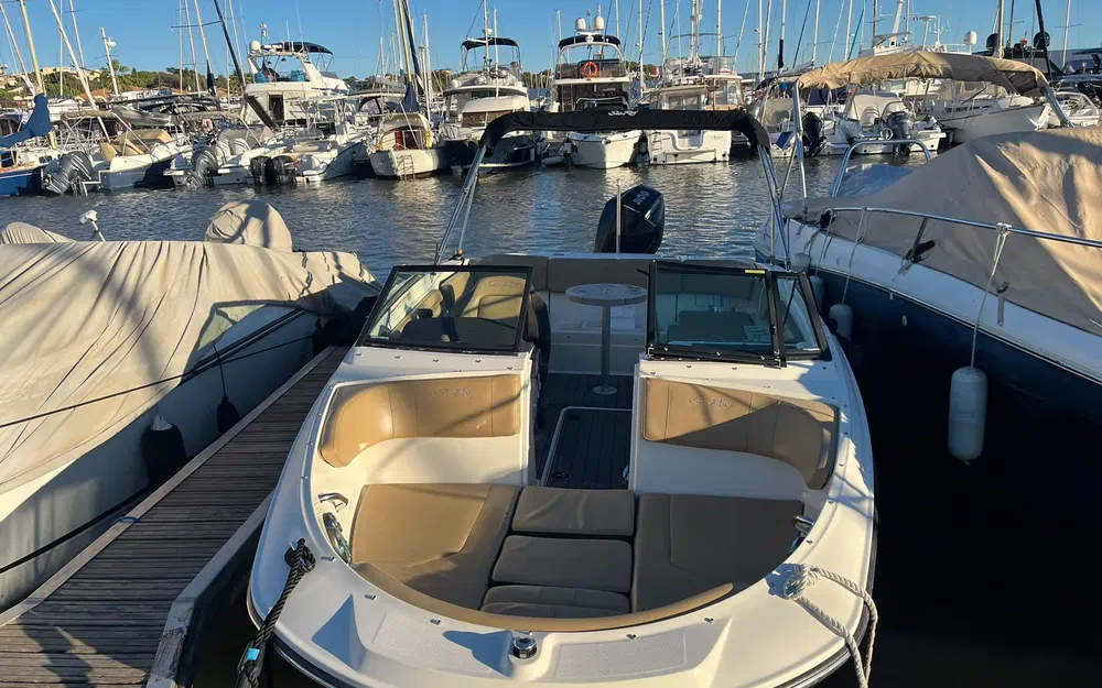 slider 17 Sea Ray 210 SPX OB
