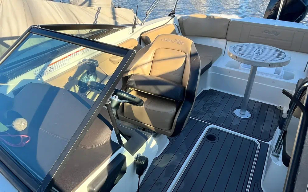 slider 38 Sea Ray 210 SPX OB