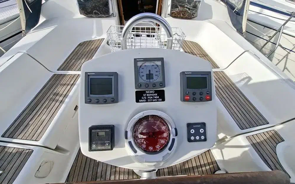 slider 6 Jeanneau Sun Odyssey 43 DS