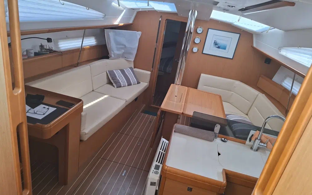 slider 12 Jeanneau Sun Odyssey 42 DS