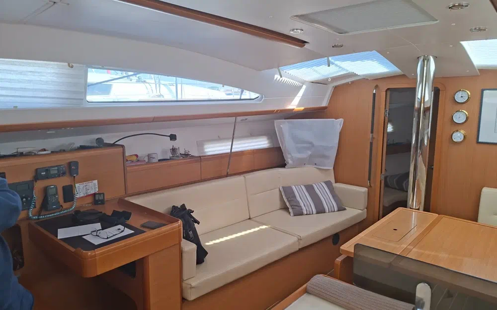 slider 14 Jeanneau Sun Odyssey 42 DS