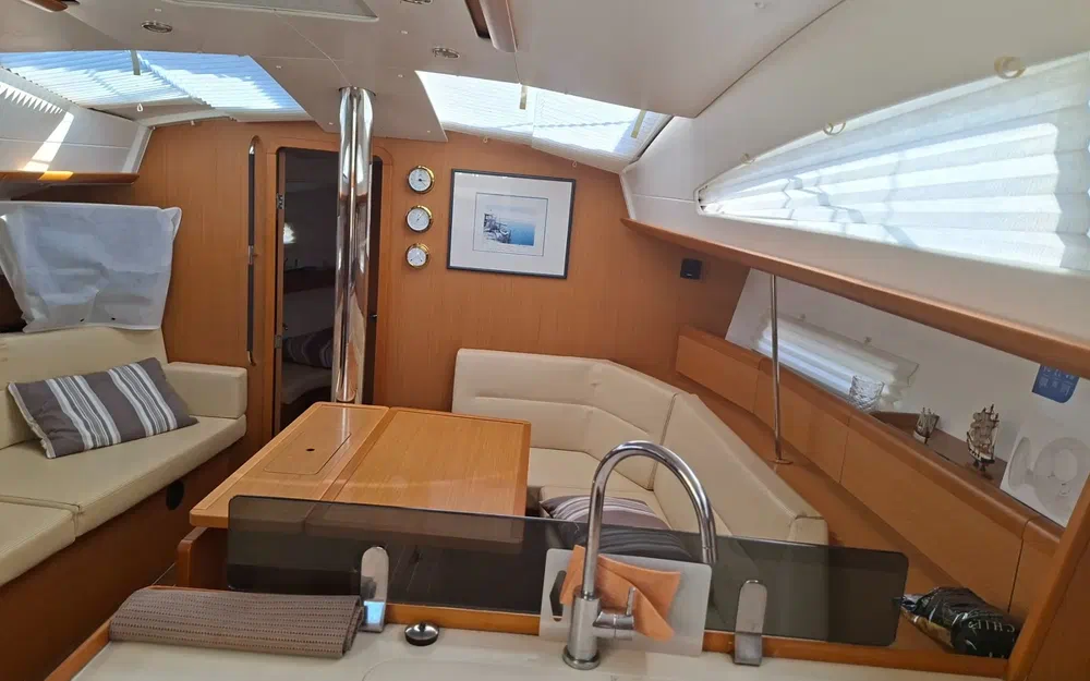 slider 15 Jeanneau Sun Odyssey 42 DS