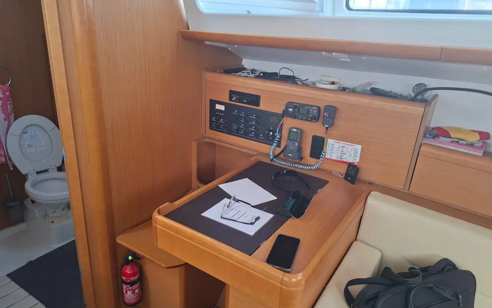 slider 16 Jeanneau Sun Odyssey 42 DS