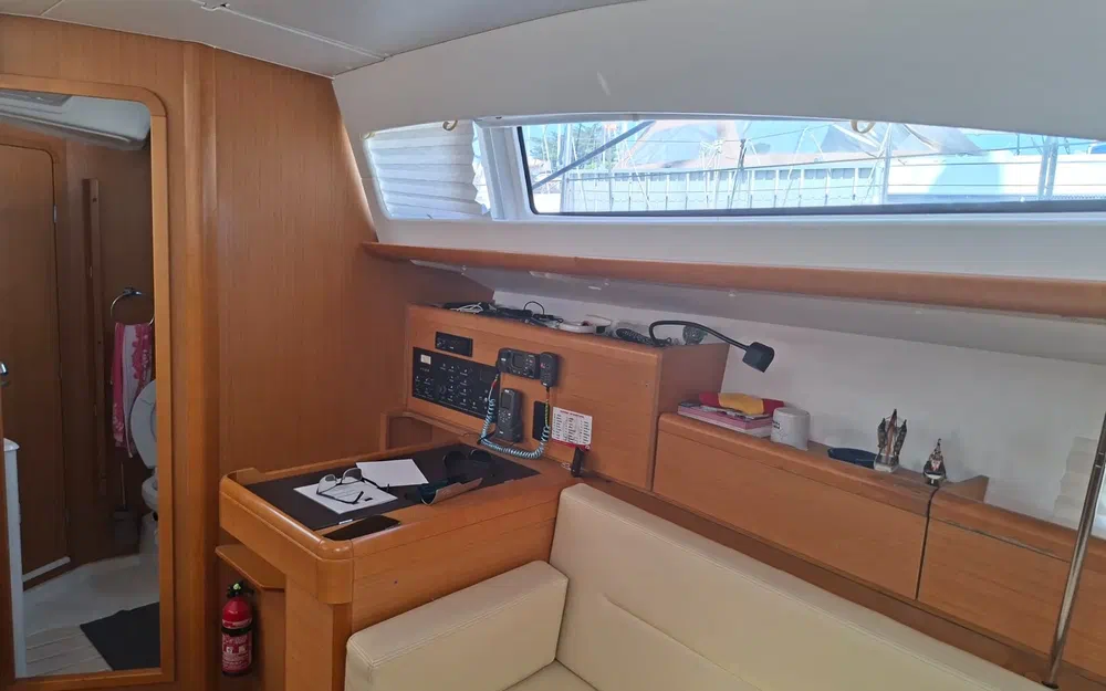 slider 17 Jeanneau Sun Odyssey 42 DS