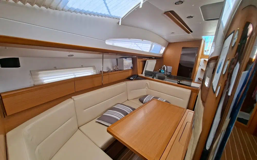 slider 19 Jeanneau Sun Odyssey 42 DS