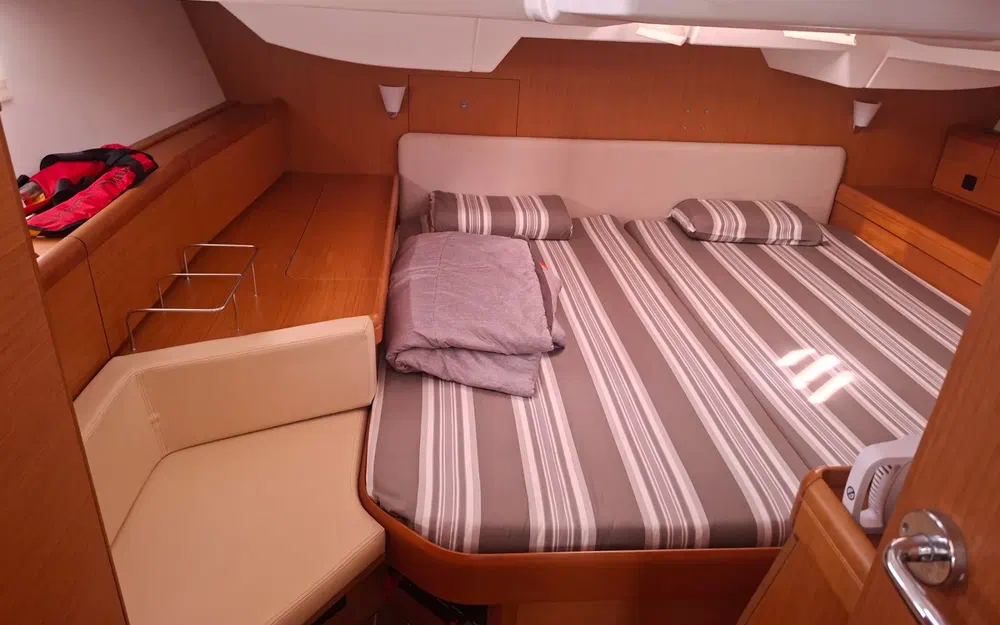 slider 21 Jeanneau Sun Odyssey 42 DS