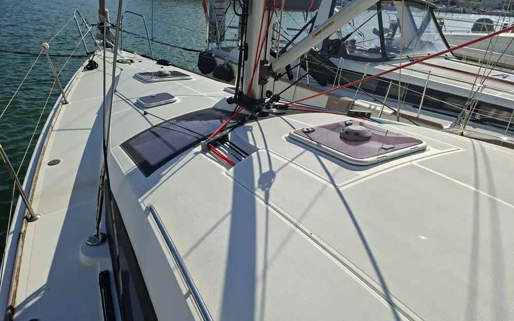 slider 4 Jeanneau Sun Odyssey 42 DS