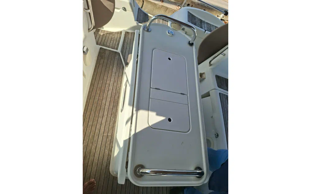 slider 8 Jeanneau Sun Odyssey 42 DS